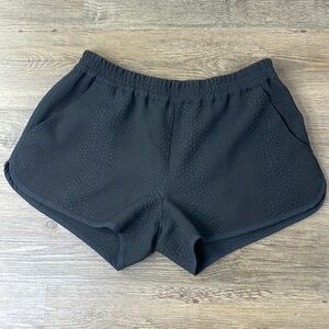 Sanctuary Women’s Black Snake Skin Textured Shorts, size small